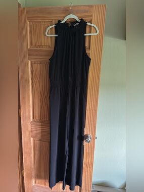 Sleeveless Black Wide-Leg Jumpsuit